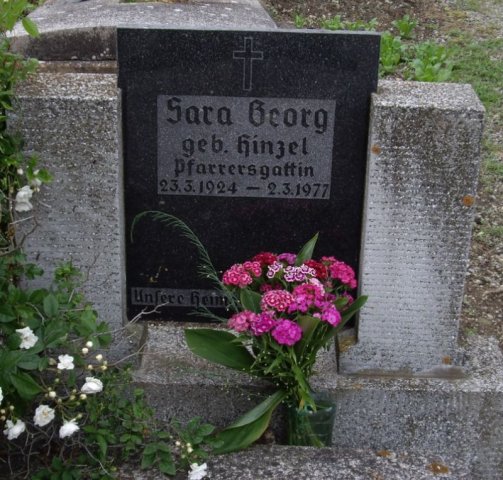 Hinzel Sara 1924-1977 Grabstein